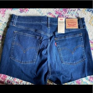 Levi’s High Rise Shorts. Size 32.